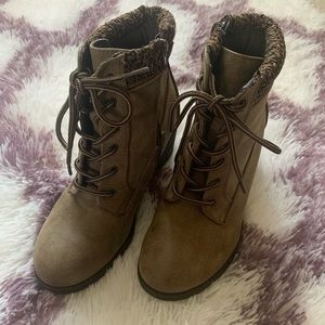 Jellypop Lace up brown tweed heeled boots